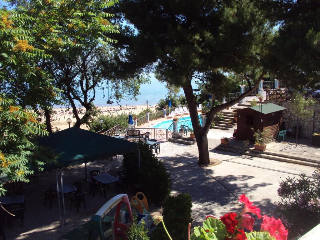 Hotel Piccolo Paradiso Di Rodi Garganico Exteriör bild