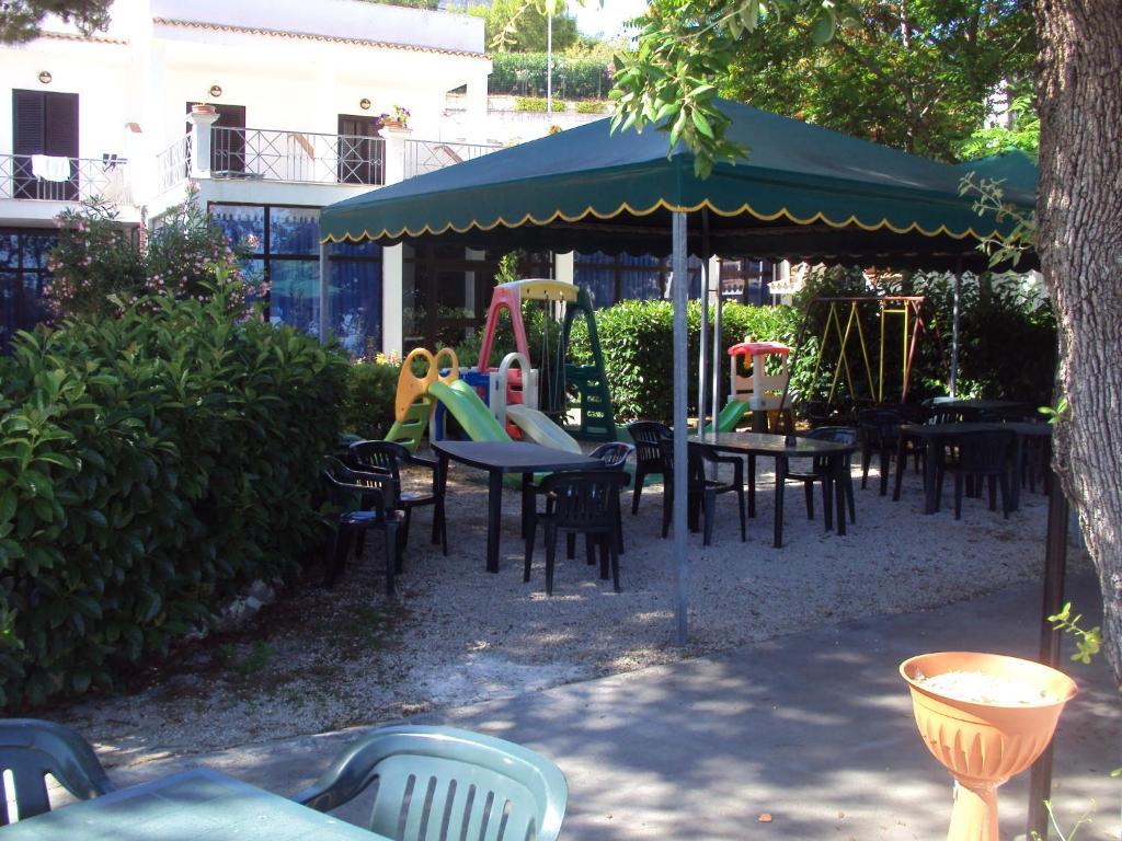 Hotel Piccolo Paradiso Di Rodi Garganico Exteriör bild